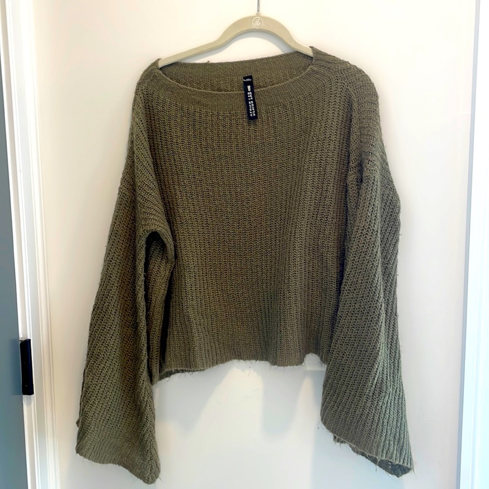 Fun wide sleeved sweater